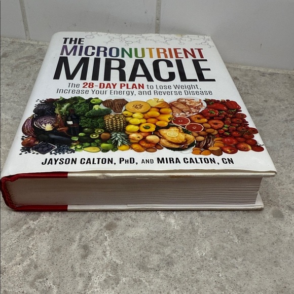 Hardcover Book: The Micronutrient Miracle 28 Day plan - Picture 5 of 7